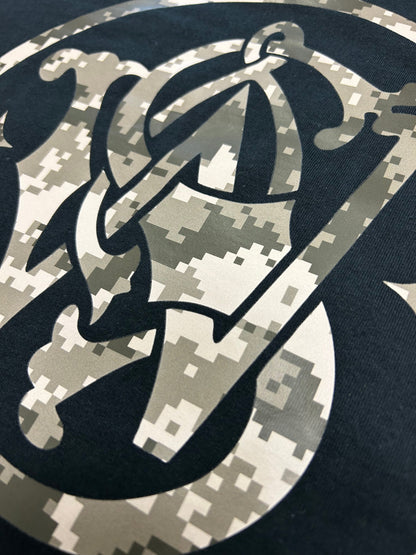 Smith & Wesson® Digital-Camo Filled Circle Logo Men's Tee